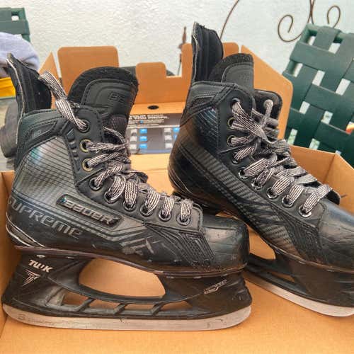 Used Bauer Supreme 160 Youth Extra Wide EE Width Size 2.5 Hockey Skates