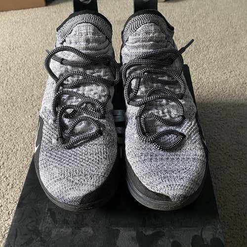 Men’s Nike KD 11 Oreo Size 8.5
