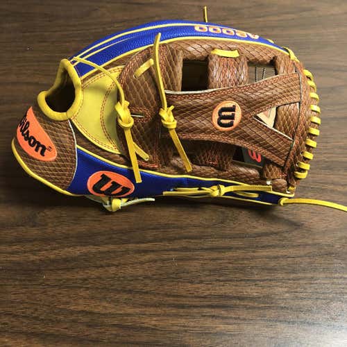 New Wilson A2000 12.75" Baseball Glove (No Trades)