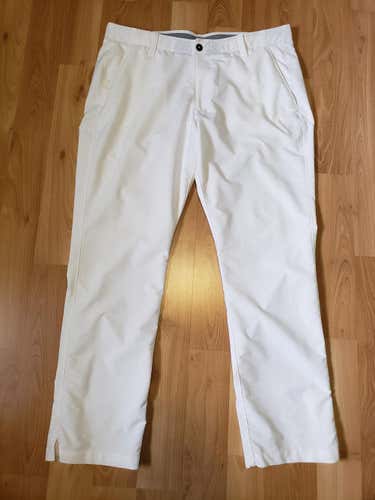 White Used Men's Size 38x32 Under Armour Golf Pants