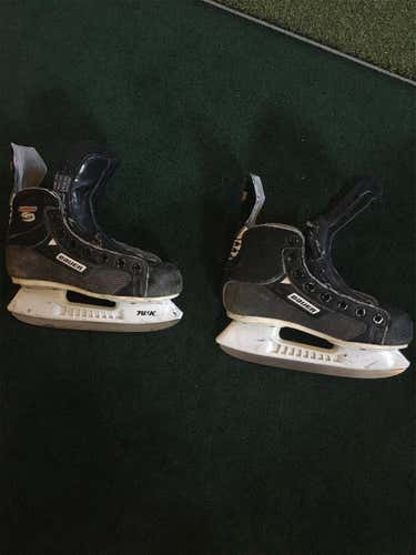 Youth Bauer Supreme 3000 Size 1 Skates