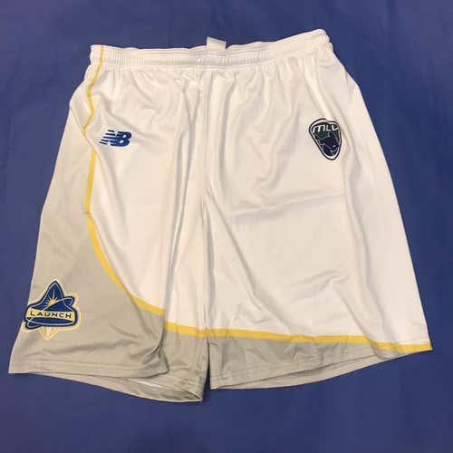 White Men's XXL New Balance Shorts
