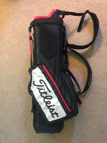 Black Used Unisex Titleist Bag