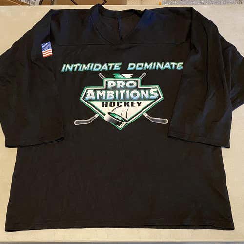 Adult Medium CCM Jersey