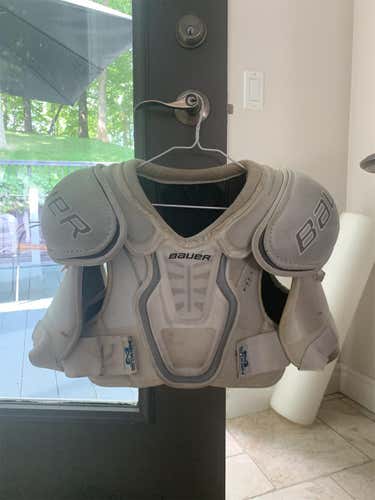 Used Large Bauer Nexus 600 Shoulder Pads