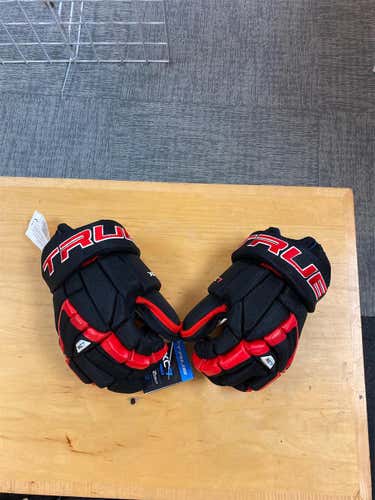 New True XC7 Black/Red 13” Hockey Glove