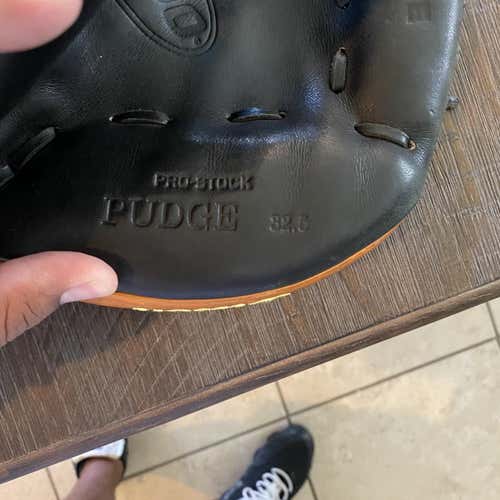 Brown Used Catcher's A2000 32.5" Baseball Glove