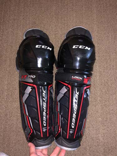 New CCM JetSpeed FT390  Shin Pads