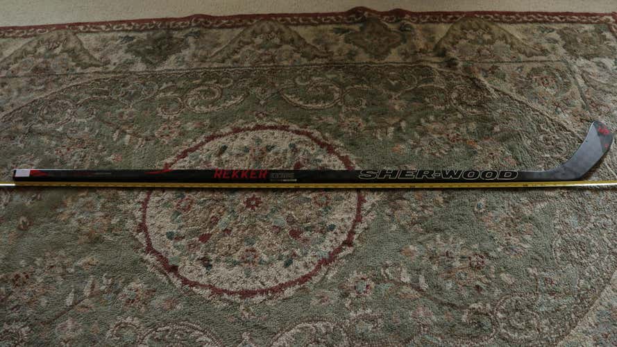 Used Senior Sher-Wood Right Handed Rekker EK365 Hockey Stick PP28