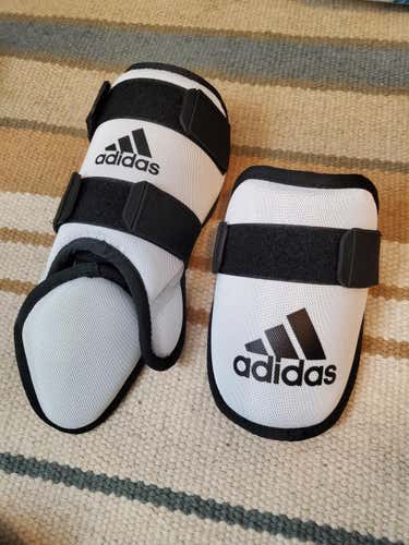 Make Offer New Adidas Elbow and Leg Guard Adult White