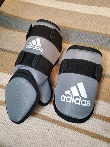 Make Offer New Adidas Elbow and Leg Guard Adult Grey