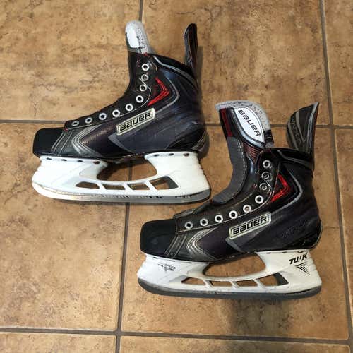 Used Bauer Vapor X100 Regular Width  Size 7.5 Hockey Skates