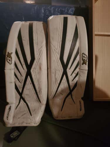 Black Used Intermediate 29" Brian's Subzero 7.0 Goalie Leg Pads
