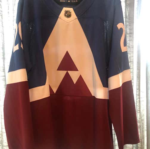 Nathan MacKinnon Avalanche Stadium Series Jersey