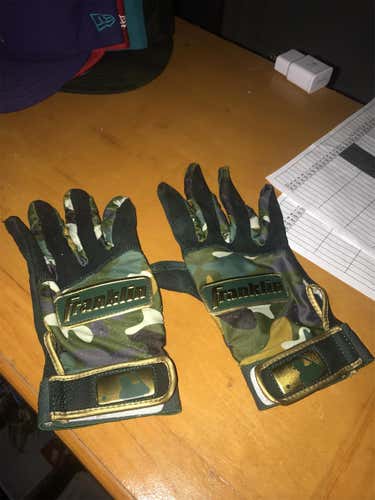 Green Used Adult Small Franklin Limited Edition Memorial Day Batting Gloves