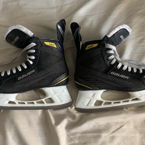 Bauer Supreme 140 Junior Hockey Skates 7R