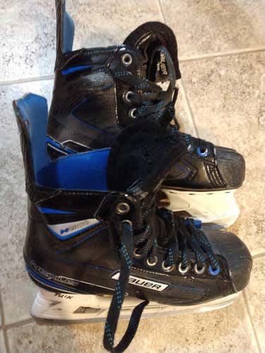 Senior Used Bauer Nexus N2900 Hockey Skates Regular Width Size 6.5