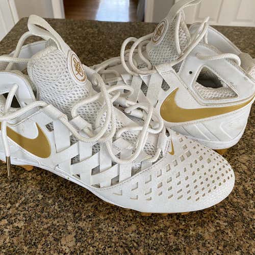 White Men's Molded Cleats Nike