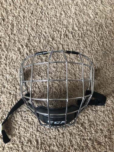 Used Chrome Medium CCM FM480 Facemask Full Cage