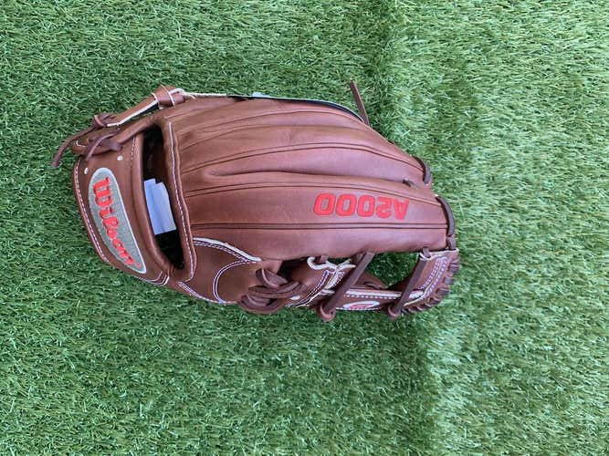 Brown New High School/College Wilson Right Hand Throw Infield A2000 Baseball Glove 11.75"