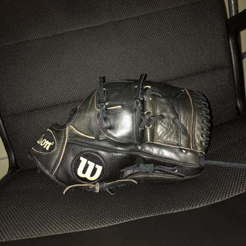 Used Right Hand Throw A2000 B2 12" Baseball Glove