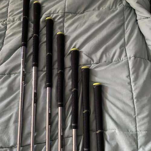 Used Right Handed M2 Regular Flex Steel Shaft Iron Set