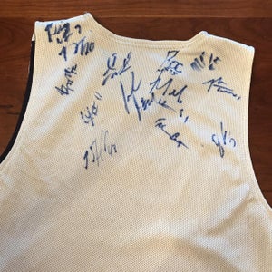 Signed 2011-12 Syracuse Basketball Pinnie - Elite Eight (not team issued pinnie)