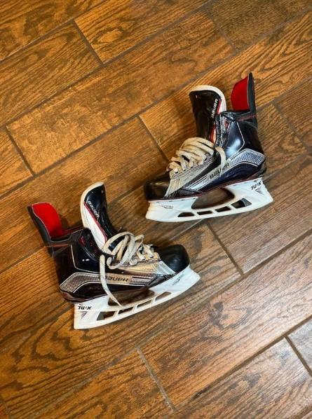 Senior Used Bauer Vapor 1X Hockey Skates Extra Wide Width Pro Stock Size 8.5