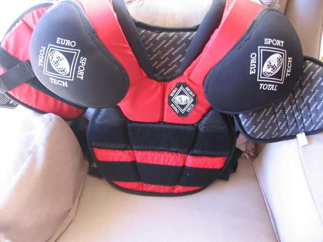 New Medium EUROSPORT TECH Shoulder Pads