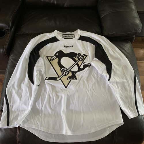 NWOT Penguins Practice Jersey