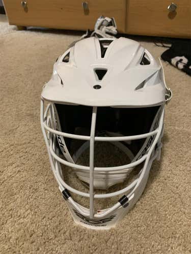 White New Player's Cascade R Helmet