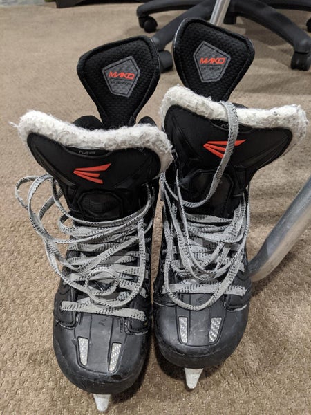Used Junior Easton Mako Hockey Skates Regular Width Size 4.5