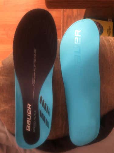 New Bauer Size 8 Hockey Skates