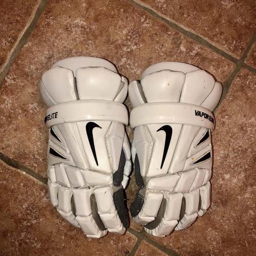 White Nike Vapor Elite Gloves