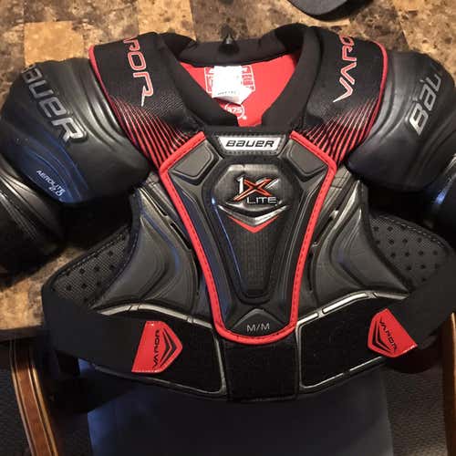 Bauer Vapor 1X Lite Shoulder Pads