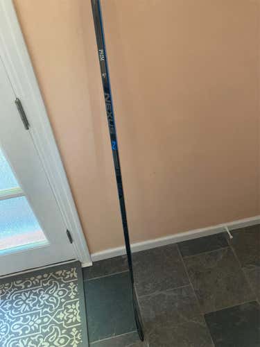 NewSenior Right Handed Nexus Team Mid Pattern Pro Stock Hockey Stick
