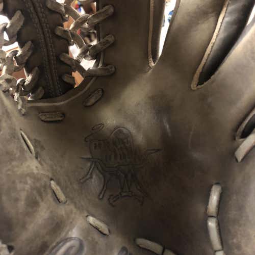 Gray Rawlings Heart of the Hide 11.5" Baseball Glove