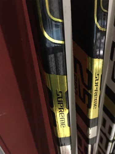 Used Right Handed Supreme 2S Pro Mid Pattern  Hockey Stick