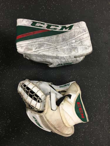 Used Regular CCM Extreme Flex III Glove Set