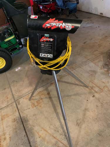 ATEC Pitching Machine