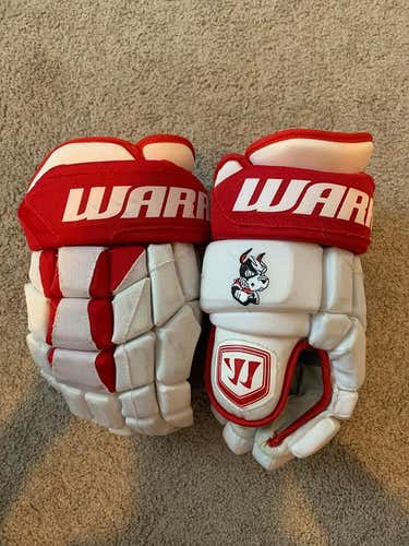 Pro Stock Boston University Terriers 14"N Warrior Luxe Hockey Gloves Made In Canada NCAA