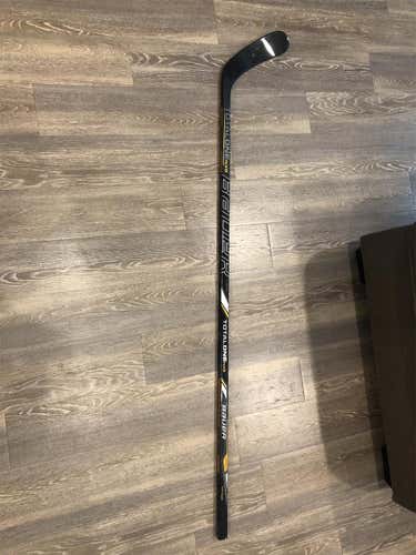 Senior Right Handed Mid Pattern Pro Stock Hockey Stick
