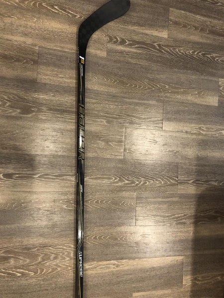 Senior Right Handed Supreme 1S Mid Pattern Pro Stock Hockey Stick