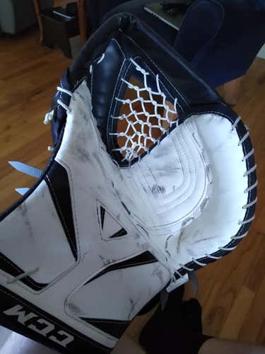 CCM Revolution 579 glove white/black senior