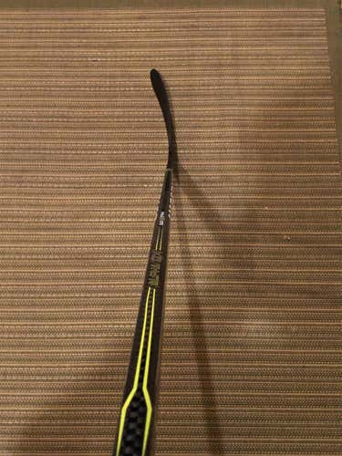 Senior Right Handed Alpha QX Toe Pattern  Hockey Stick
