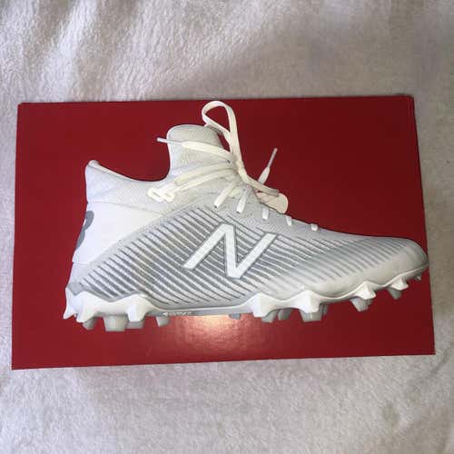 NEW Freeze New Balance Cleats (sz 10)