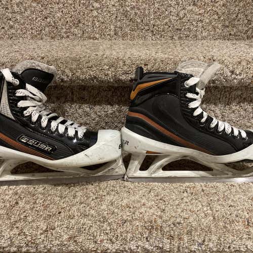 Senior Bauer Elite Regular Width  Size 9 Hockey Goalie Skates