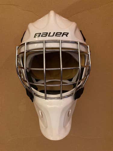 White Senior Bauer NME 3 Goalie Mask Great Condition