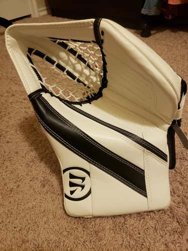 Intermediate New Warrior Regular Ritual G4 Catcher glove with G3 liner