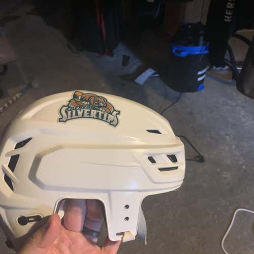 Everett Silvertips CCM Resistance Helmet - L